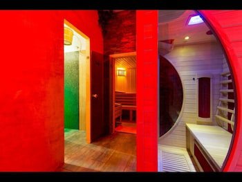 Amber Hotel
