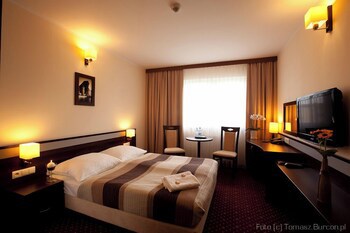 Amber Hotel
