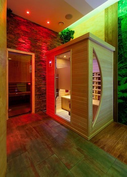 Amber Hotel