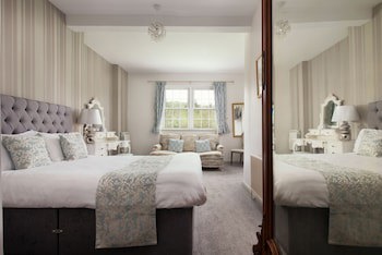 Fox & Hounds Country Hotel
