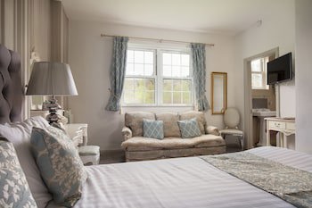 Fox & Hounds Country Hotel