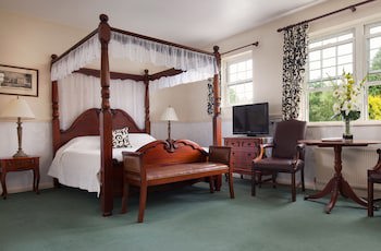 Fox & Hounds Country Hotel