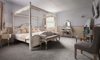Fox & Hounds Country Hotel
