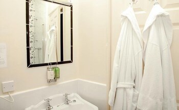 Fox & Hounds Country Hotel
