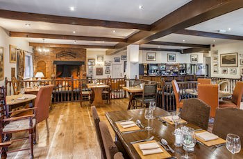 Fox & Hounds Country Hotel