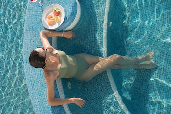 Grand Miramar All Luxury Suites & Residences