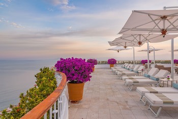 Grand Miramar All Luxury Suites & Residences
