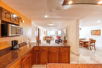 Grand Miramar All Luxury Suites & Residences