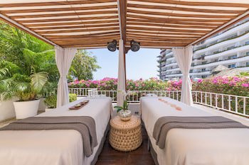 Grand Miramar All Luxury Suites & Residences