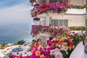 Grand Miramar All Luxury Suites & Residences