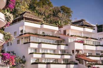 Grand Miramar All Luxury Suites & Residences
