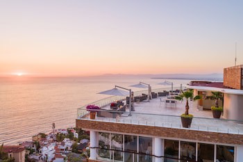 Grand Miramar All Luxury Suites & Residences