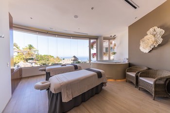 Grand Miramar All Luxury Suites & Residences