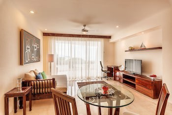 Grand Miramar All Luxury Suites & Residences
