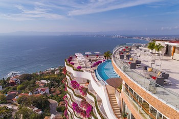 Grand Miramar All Luxury Suites & Residences