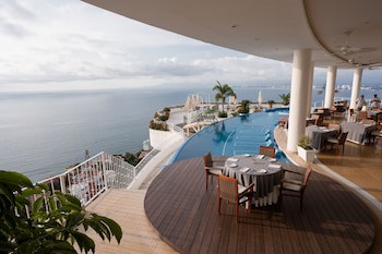 Grand Miramar All Luxury Suites & Residences