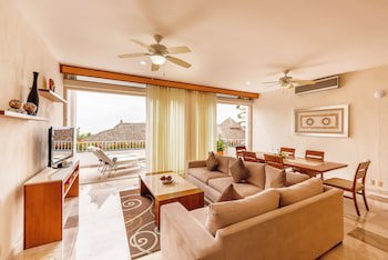 Grand Miramar All Luxury Suites & Residences