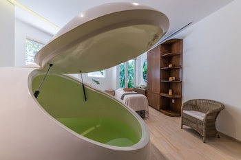 Grand Miramar All Luxury Suites & Residences