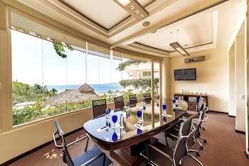 Grand Miramar All Luxury Suites & Residences