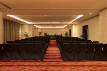 Courtyard By Marriott Mumbai International Airport