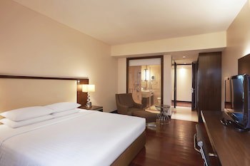 Courtyard By Marriott Mumbai International Airport