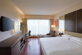 Courtyard By Marriott Mumbai International Airport