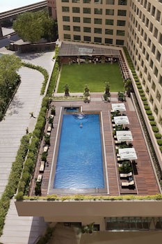 Courtyard By Marriott Mumbai International Airport