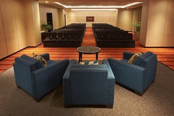 Courtyard By Marriott Mumbai International Airport