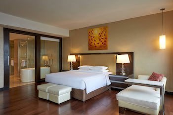 Courtyard By Marriott Mumbai International Airport