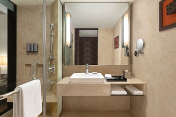 Courtyard By Marriott Mumbai International Airport