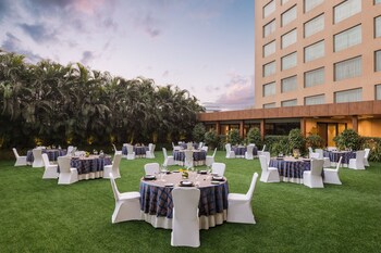 Courtyard By Marriott Mumbai International Airport
