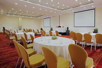 Courtyard By Marriott Budapest City Center