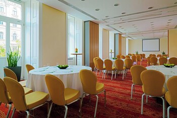 Courtyard By Marriott Budapest City Center
