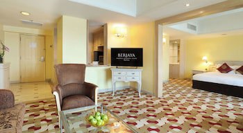 Berjaya Waterfront Hotel