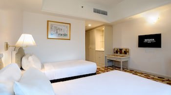 Berjaya Waterfront Hotel