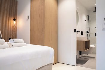 Blooming Hotel