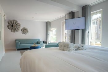 Blooming Hotel