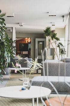 Blooming Hotel