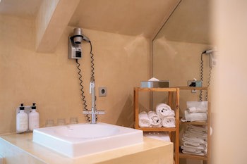 Blooming Hotel