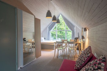 Blooming Hotel