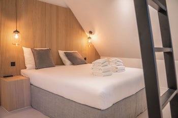 Blooming Hotel