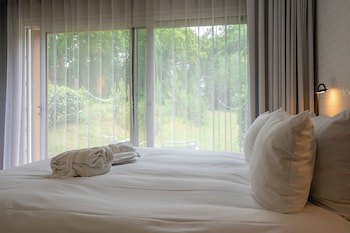 Blooming Hotel