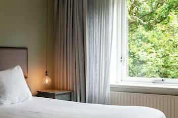 Blooming Hotel