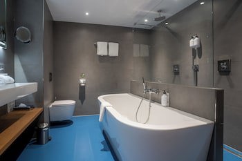 Blooming Hotel
