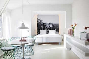 Blooming Hotel