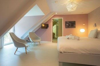 Blooming Hotel