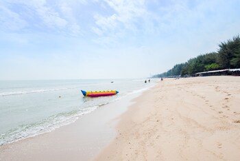 Golden Beach Cha-Am Hotel