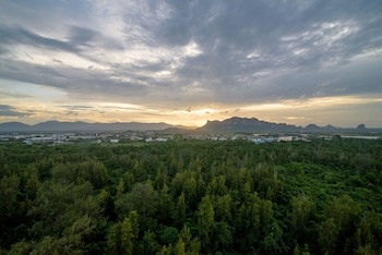 Golden Beach Cha-Am Hotel