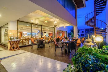 Golden Beach Cha-Am Hotel