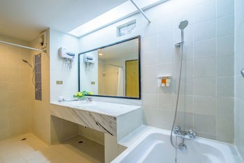 Golden Beach Cha-Am Hotel